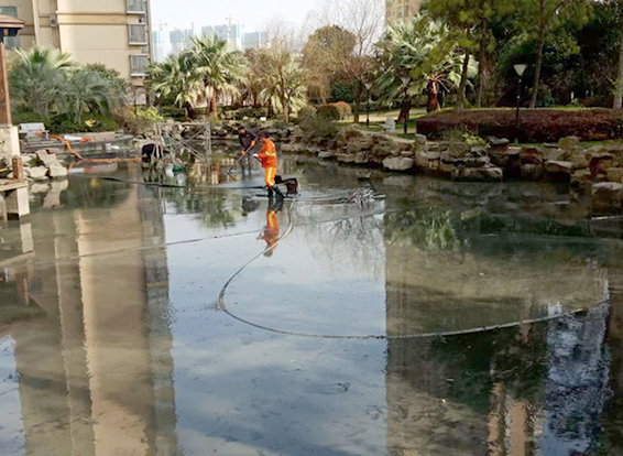 栖霞景观池淤泥清理